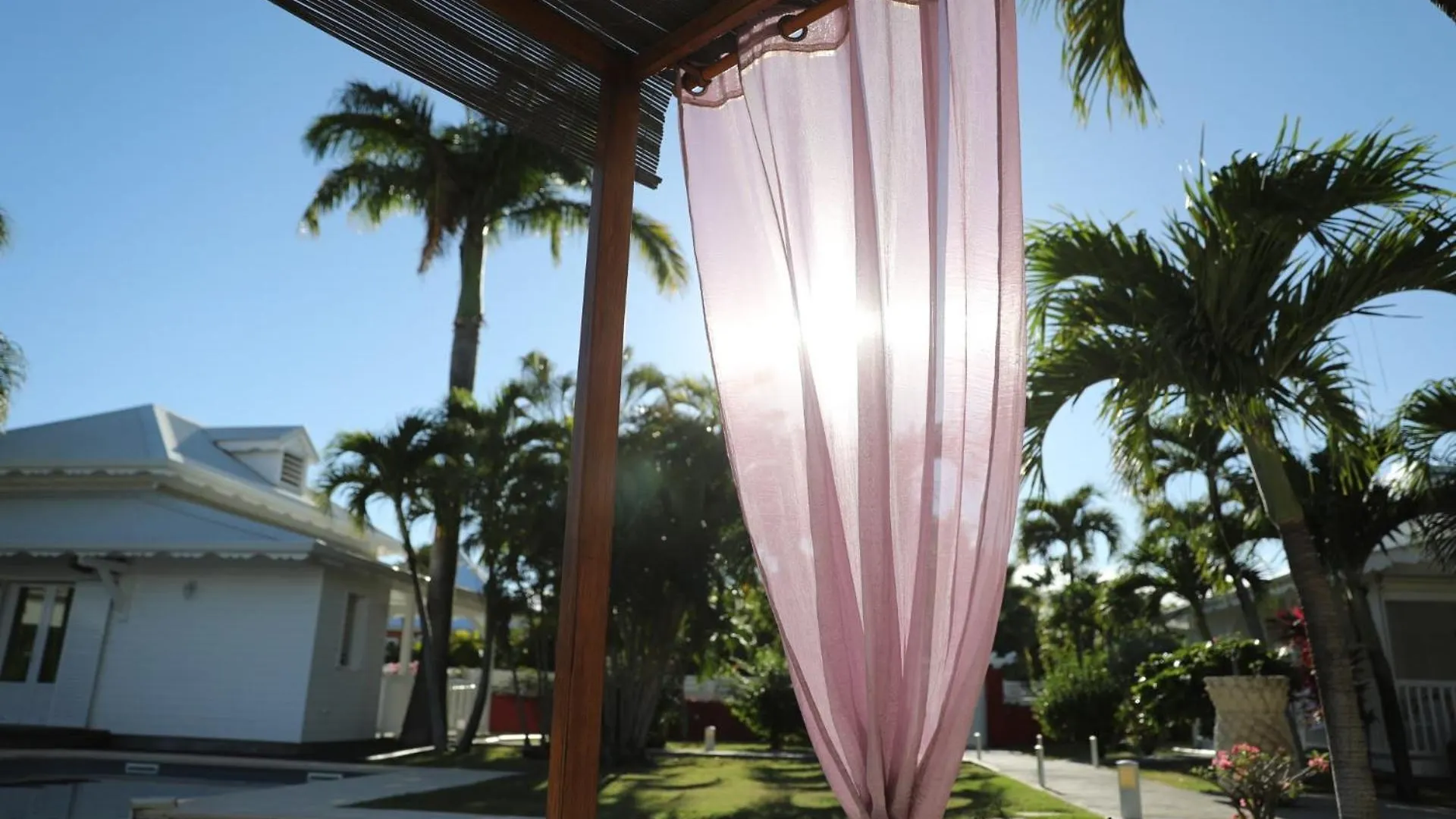 Chambres D'Hotes Chez Flo Saint-Francois  Bed & Breakfast